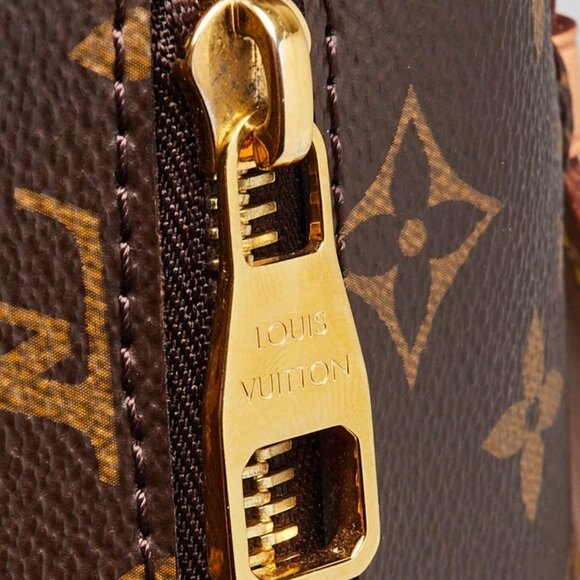 Louis Vuitton Monogram Canvas Patches Pochette Metis Bag - Picture 7 of 12